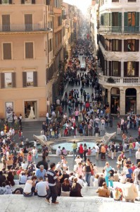 Hospitality News: Tourist in Piazza di Spagna, Trinitˆ dei Monti stairs and Via Condotti, Rome, Italy