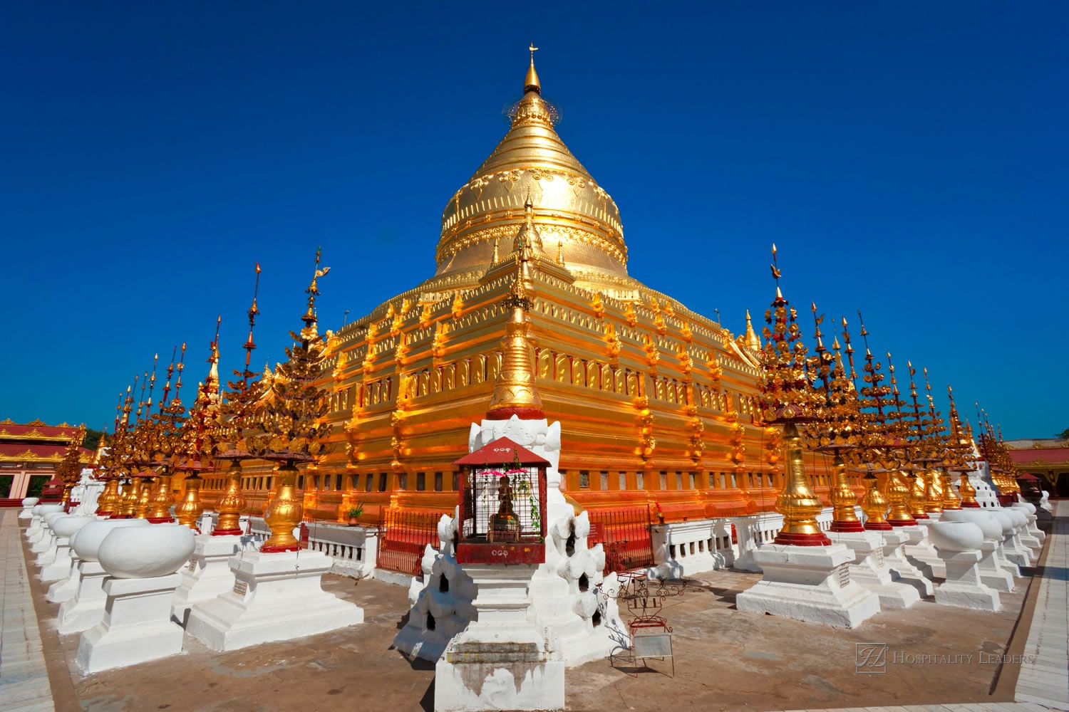 Shwezigon Paya, Bagan, Myanmar