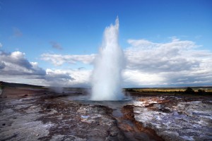 Hospitality News: Eruption of Stokkur geyser - famous natural touristic attraction of Iceland in Geysir area