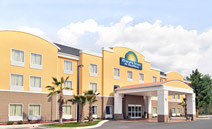 Days Inn and Suites Port Wentworth