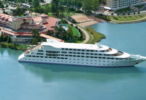 Hospitality News: Luxury Yacht Hotel